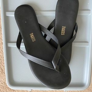 Tkees Black Leather Sandals